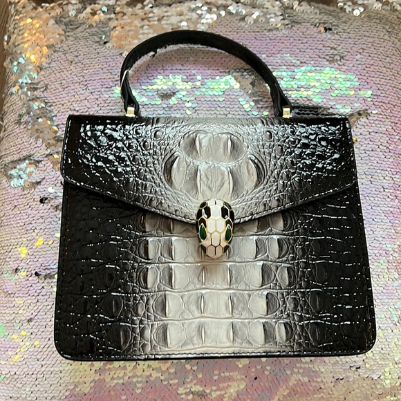 Luxurious Handbag Black White Croco Print Leather Snake head Gold Chain8.5”x7”x3